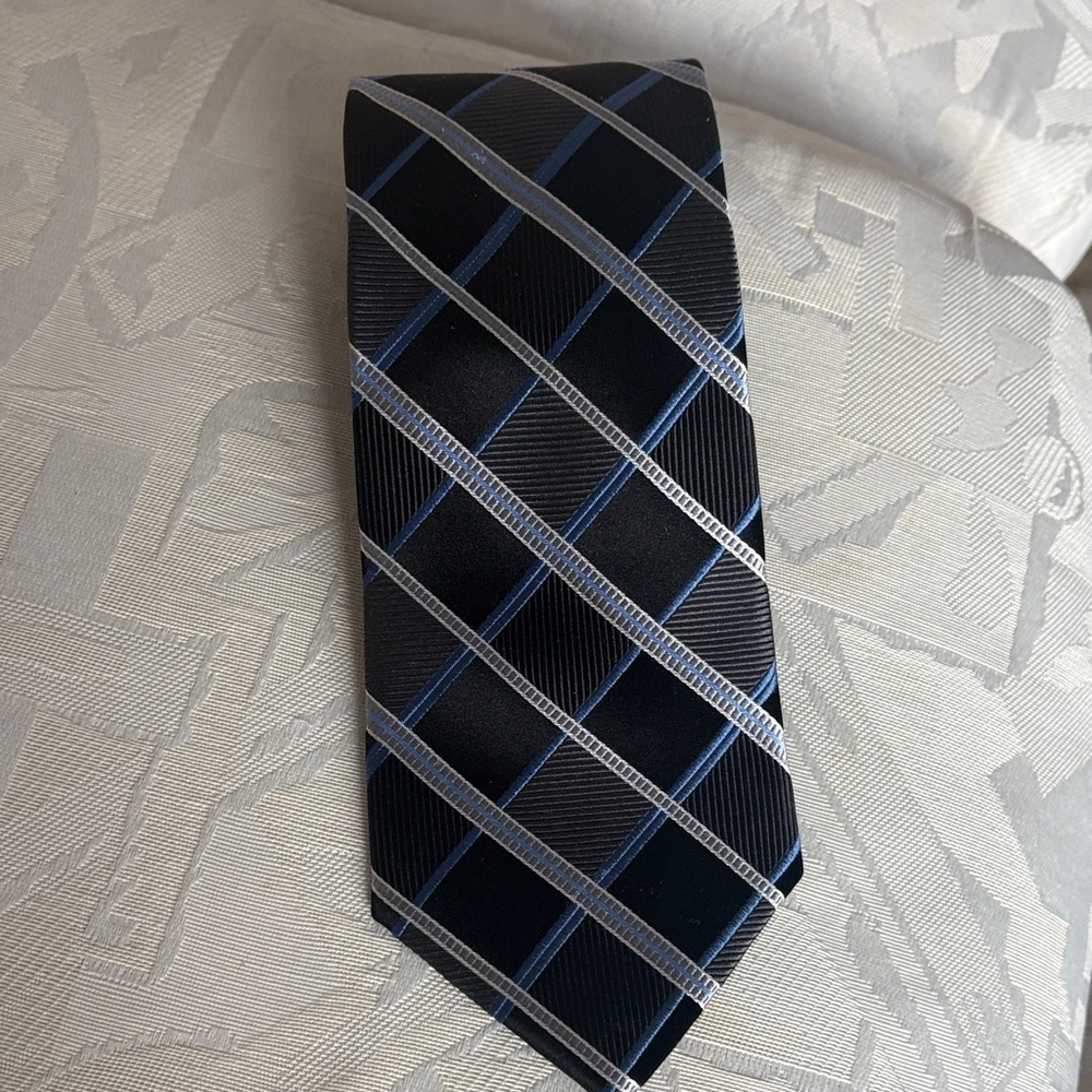 Michael Kors Black and Blue geometric / square grid / plaid silk tie NWOT